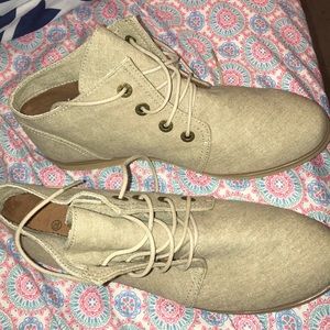 bearpaw claire